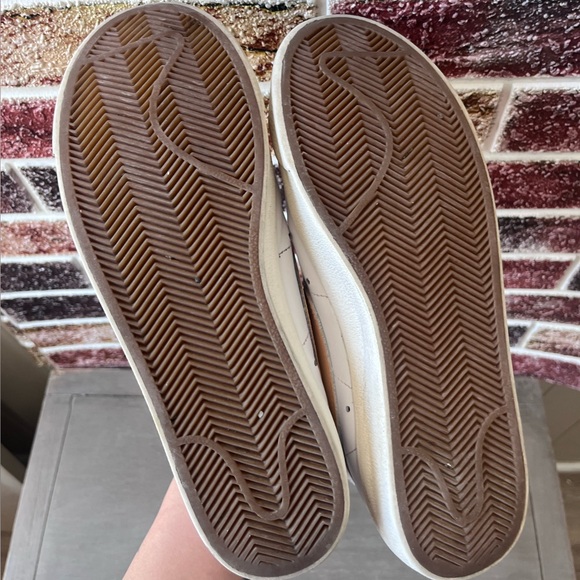 Nike High-Top Sneakers in White and Orange - Picture 5 of 6